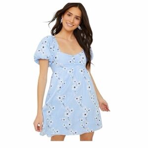 Altar’d State Gingham Daisy Print Embroidered Puff Sleeve Mini Dress. Size Small